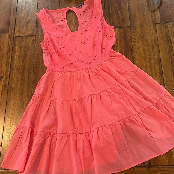 BeBop Dresses & Skirts - Bebop Midi Eyelet Tiered Dress size M